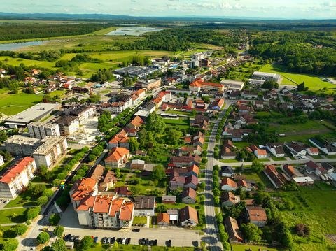 Чем отличаются элитные поселки Новой Риги и Рублевки: критерии сравнения