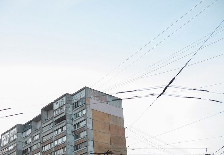 Как добавить новые розетки и выключатели без штробления несущих стен