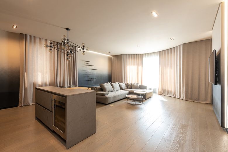 1. Heshi Design