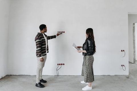 Что входит в слаботочные сети и кто отвечает за их монтаж в